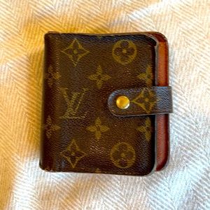 Louis Vuitton monogram bi-fold wallet